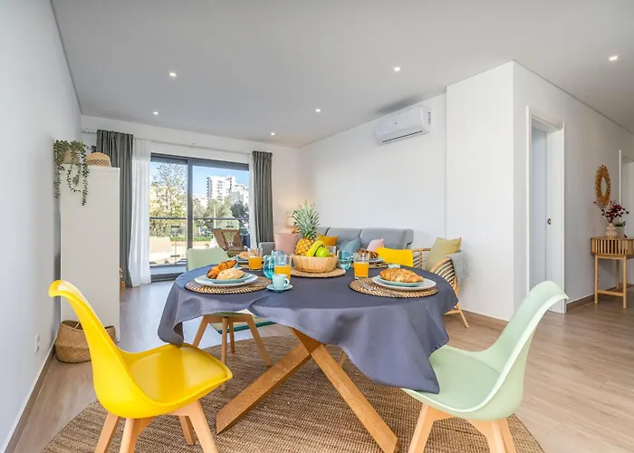 Sun & Pool Da Rocha Apartment *